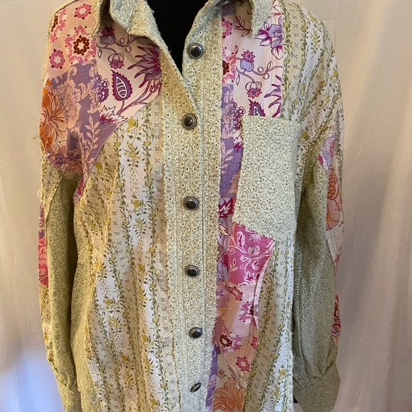 POL Multicolor Patchwork Button-Down Shirt - Picture 11 of 11